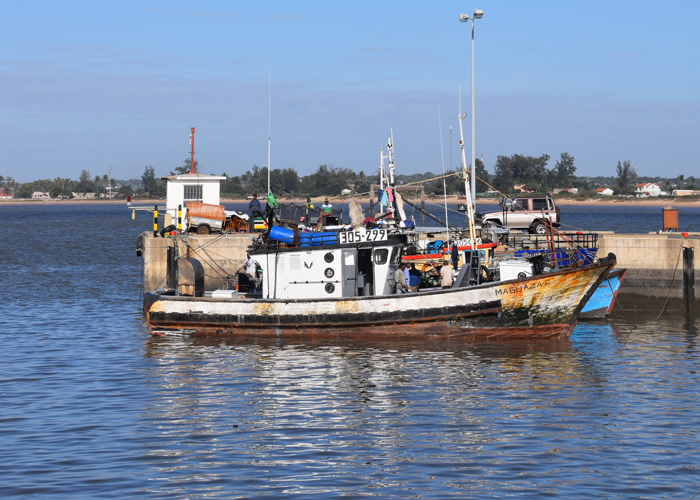 Front cover for New publication: ‘Stopping Illegal Fishing – The Value of Ports for Growing Blue’ in Mozambique